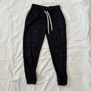 Vuori performance jogger